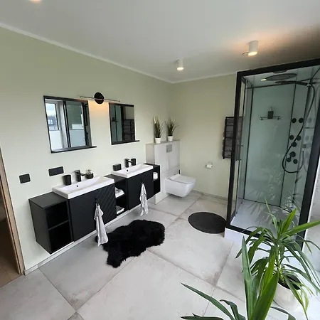 Villa Kvissentali House *